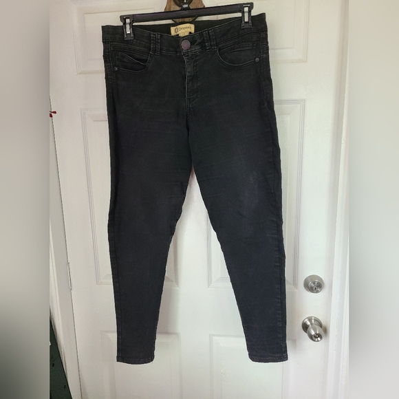 Democracy Woman's Streach Black Denim AB Solutions Booty Lift Jegging, Size: 14 - Picture 3 of 17